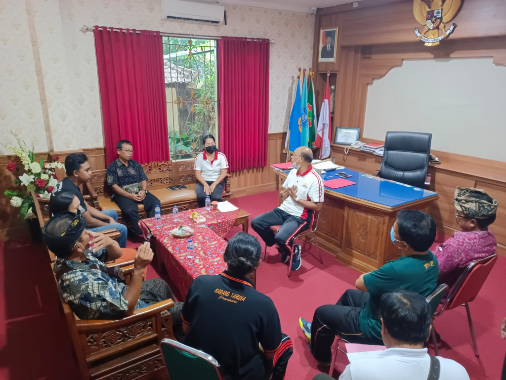 Rapat Koordinasi Persiapan Pembilahan sampah di tempat dan Pengolahan di TPST 3R Desa Jagapati